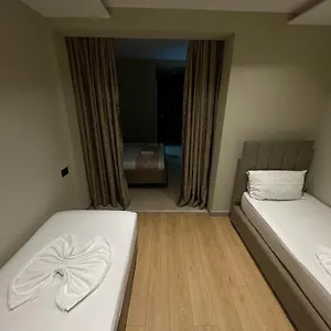new-w-hotel.hotels-in-tirana.com/